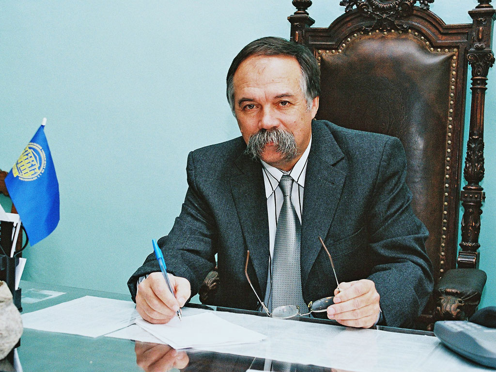  Dean Candidate of Historycal Sciences Vyacheslav Grigorievich Kushnir