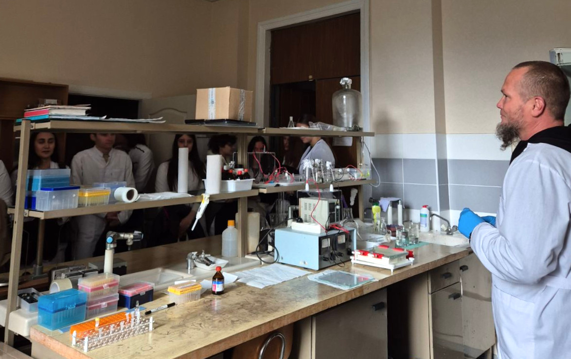 title_691e2de73a3fd18020846241763585511