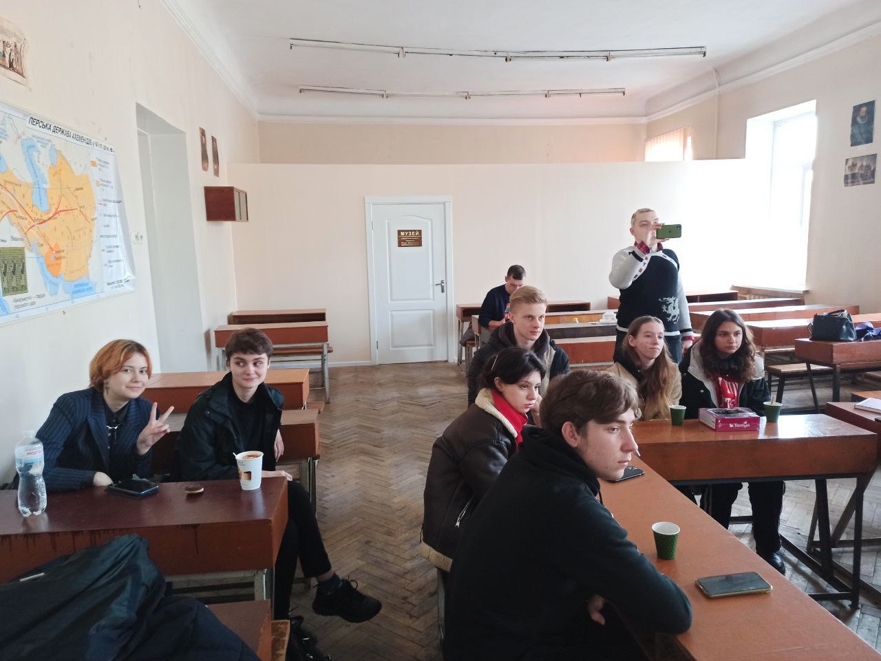 title_692a4bdb8e61716123117411764379611